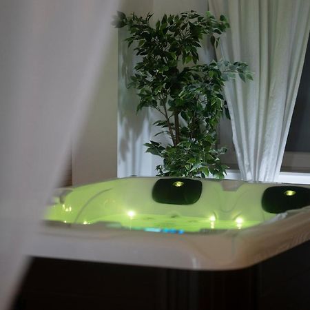 Hotel Spa Palawan Prive Avec Jacuzzi Et Sauna Lieja Exterior foto